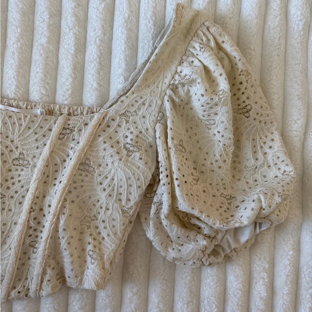 ASTR The Label Cream Lace Puff Sleeve Blouse
